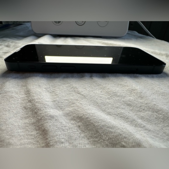 iPhone 13 Mini 128GB Midnight Unlocked - Picture 6 of 7